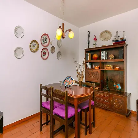 A06 - Seaview 1 Bed Appartement *